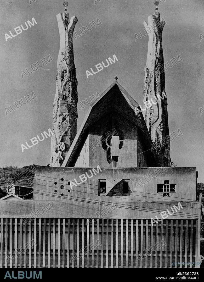 Church of Saint Philip of Jesus, in the Memorial to the 26 martyrs of Japan (Nagasaki). It is a work of the architect Kenji Imai, who traveled to Barcelona in 1926, shortly after Gaudí's death. He was so impressed by Gaudí's work that he converted to Catholicism, built this church in his country and was the president of the Friends of Gaudí association in Japan, 1962.