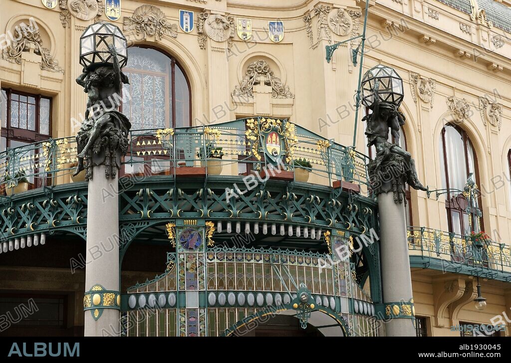 ALPHONSE MUCHA. Czech Republic. Prague. Municipal House (Obecni Dum). Built between 1905-1911 by Antonin Balsanek and Osvald Poli_vka in Nouveau style. The interior and exterior decoration is made by Mikolas Ales and Alfons Mucha. Outdoor decorative detail. Republic Square (Mamesti_ Republiky).