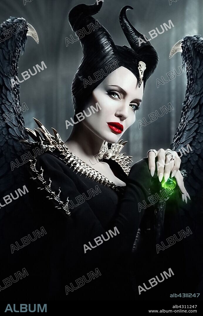 ANGELINA JOLIE en MALEFICA: MAESTRA DEL MAL, 2019 (MALEFICENT: MISTRESS OF EVIL), dirigida por JOACHIM RONNING. Copyright WALT DISNEY PICTURES.
