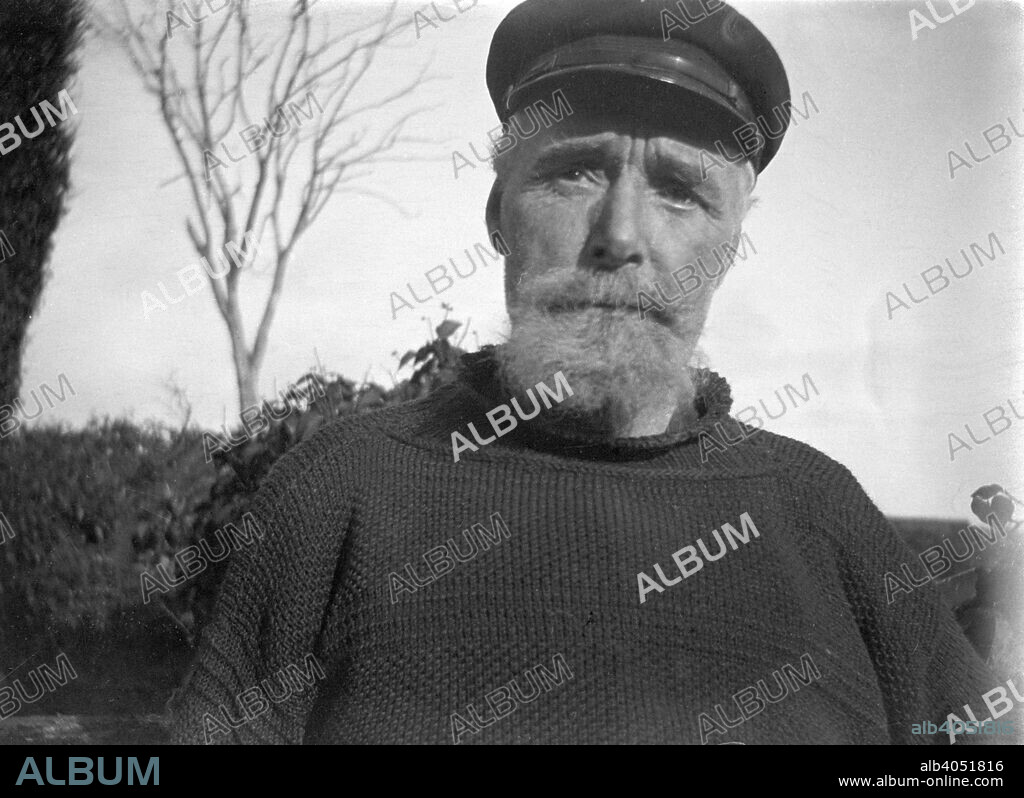 Captain Vickery, Minehead, Somerset, 1904-1907. Photograph taken during Cecil Sharp's folk music collecting expeditions. British musician Sharp (1859-1924) collected folk songs from older people in rural areas of England in the early years of the 20th century.