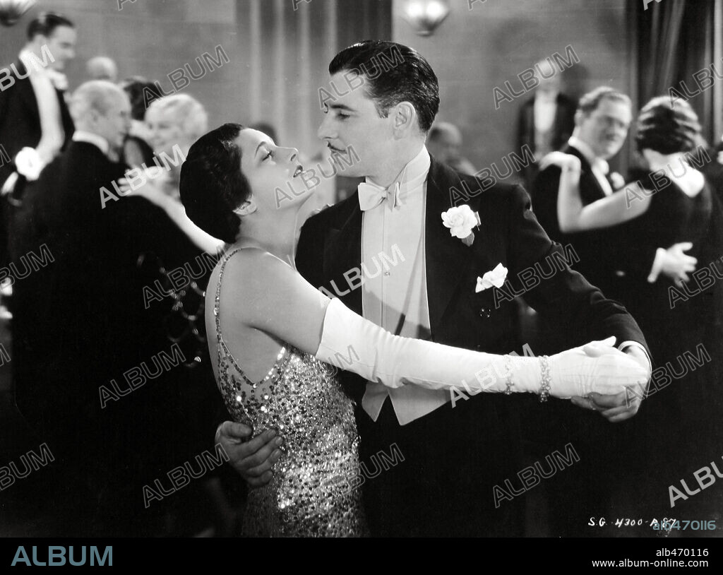 KAY FRANCIS and RONALD COLMAN in RAFFLES, 1930, directed by GEORGE FITZMAURICE. Copyright UNITED ARTISTS.