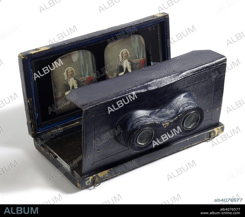 Portrait of Mrs Clara Nicholson. Stereoscopic daguerreotype with integrated viewer. . 1850's. Source: Photo 246.(1), 3D view.