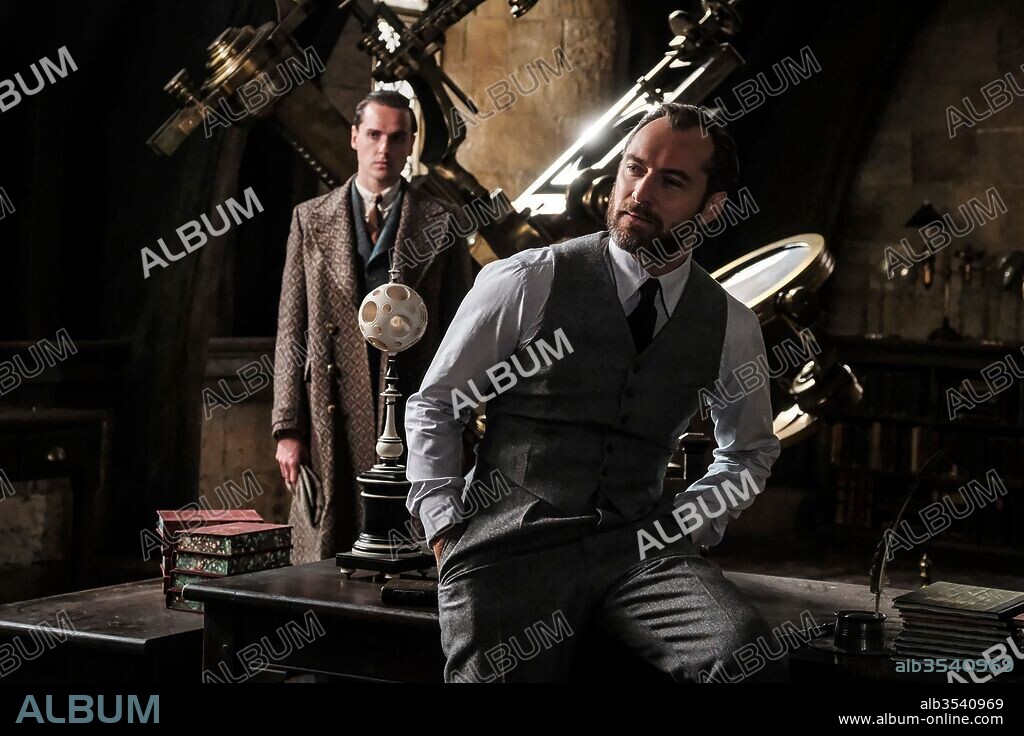 JUDE LAW en ANIMALES FANTÁSTICOS: LOS CRIMENES DE GRINDELWALD, 2018 (FANTASTIC BEASTS: THE CRIMES OF GRINDELWALD), dirigida por DAVID YATES. Copyright HEYDAY FILMS/WARNER BROS.
