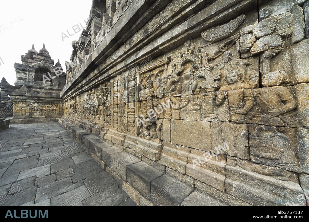 Borobudur Buddhist Temple, UNESCO World Heritage Site, Java, Indonesia, Southeast Asia, Asia.