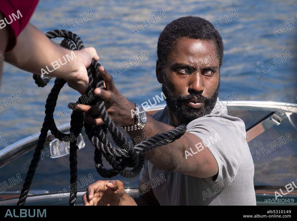 JOHN DAVID WASHINGTON in TENET, 2020, directed by CHRISTOPHER NOLAN. Copyright WARNER BROS PICTURES.