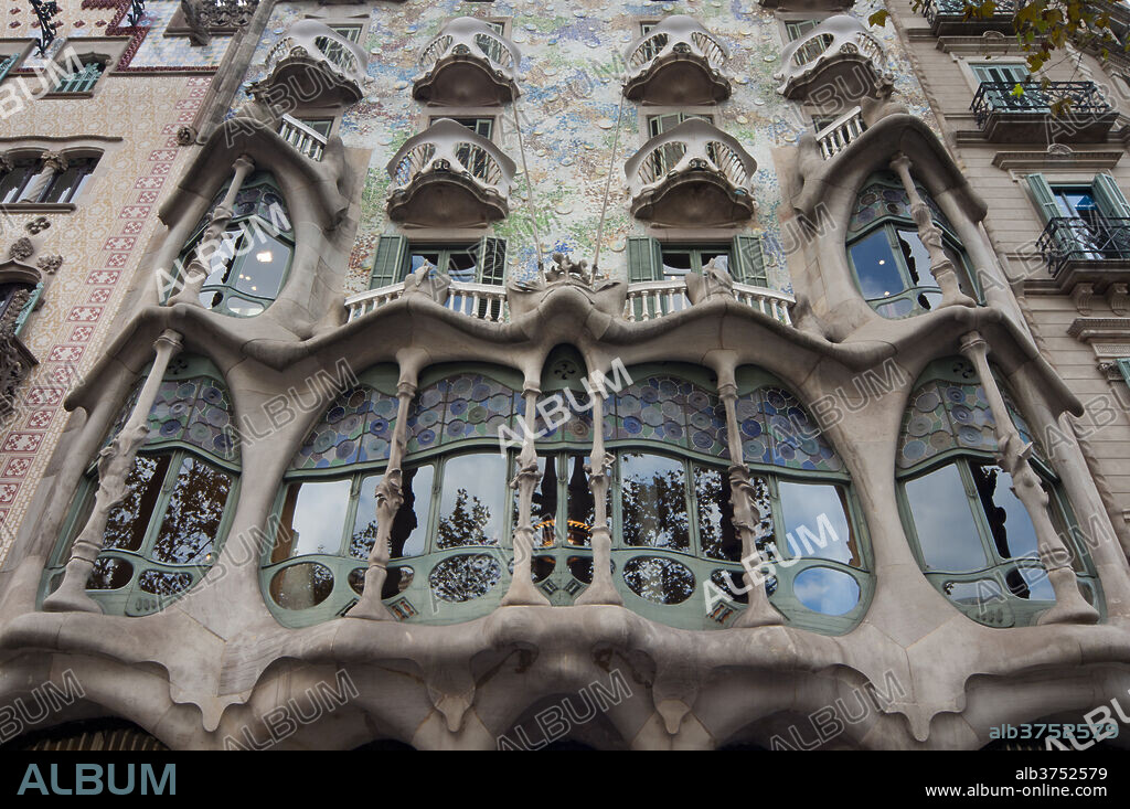 Facade of Casa Batllo by Gaudi, UNESCO World Heritage Site, Passeig de Gracia, Barcelona, Catalunya (Catalonia) (Cataluna), Spain, Europe.