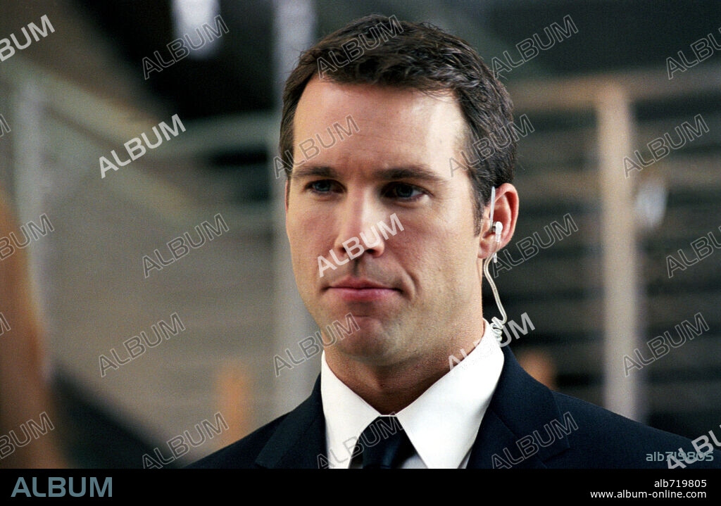 COLBY DONALDSON in RED-EYE, 2005, directed by WES CRAVEN. Copyright DreamWorks SKG/Bender-Spink Inc./Craven-Maddalena Films.