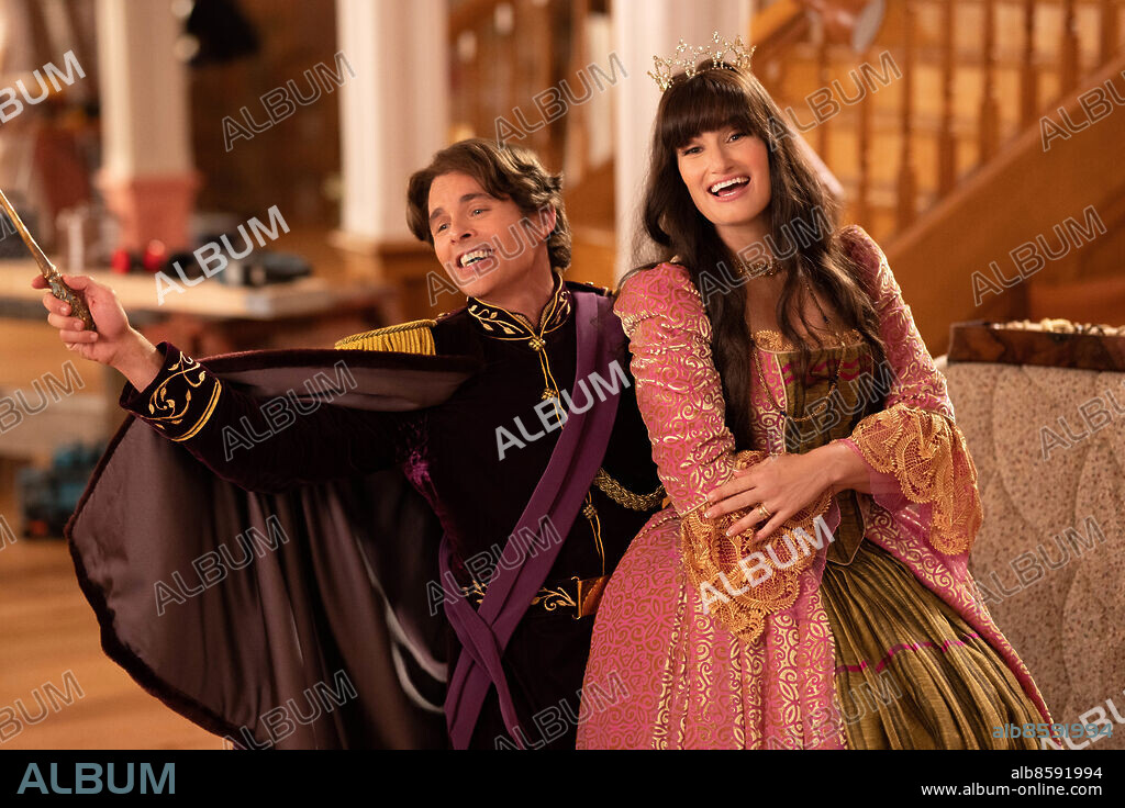 IDINA MENZEL and JAMES MARSDEN in DISENCHANTED, 2022, directed by ADAM SHANKMAN. Copyright WALT DISNEY PICTURES.