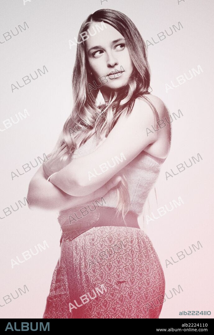 JESSA JOHANSSON. JEMIMA KIRKE in GIRLS, 2012, directed by LENA DUNHAM. Copyright HBO.