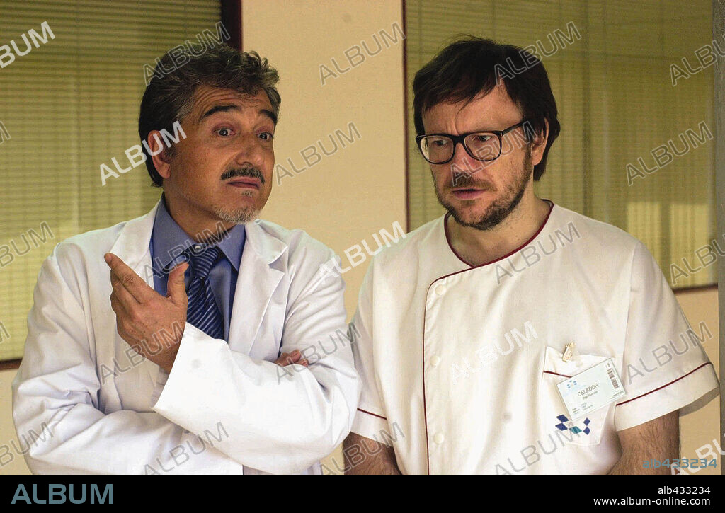 ANDRES PAJARES y SANTIAGO SEGURA en EL ORO DE MOSCU, 2003, dirigida por JESUS BONILLA. Copyright ENRIQUE CEREZO PRODUCCIONES.