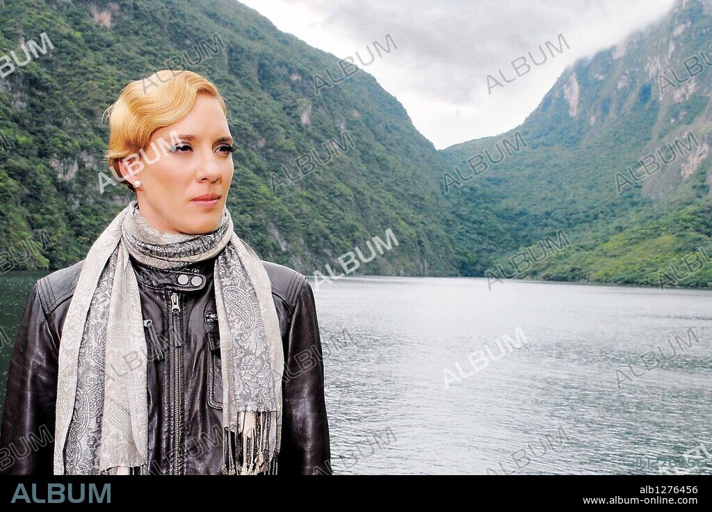 MARIA RENEE PRUDENCIO. Dec 31, 2009 - Mexico City, Mexico - Actress Maria Renee Prudencio presents her new work 'Manual of the good lesbian'. La actriz Maria Renne Prudencio presenta su nueva obra 'Manual de la buena lesbiana. 31/12/2009