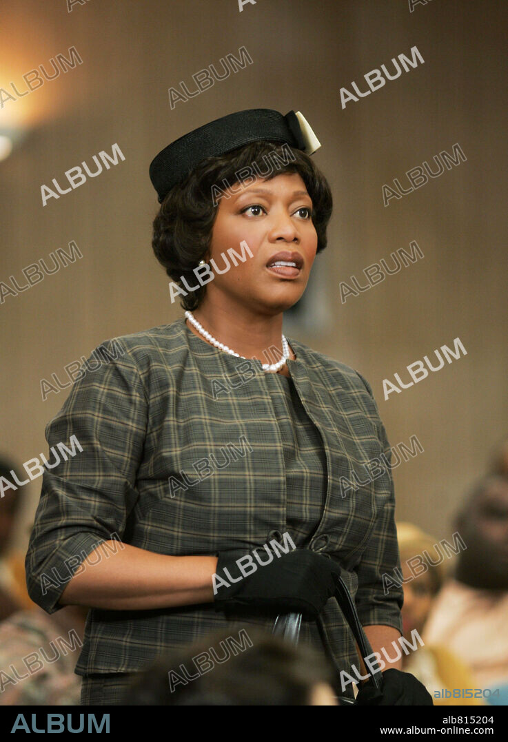 ALFRE WOODARD dans THE WATER IS WIDE, 2006, réalisé par JOHN KENT HARRISON. Copyright Hallmark Hall of Fame Productions/McGee Street Productions I / HEINILA, ERIKA.