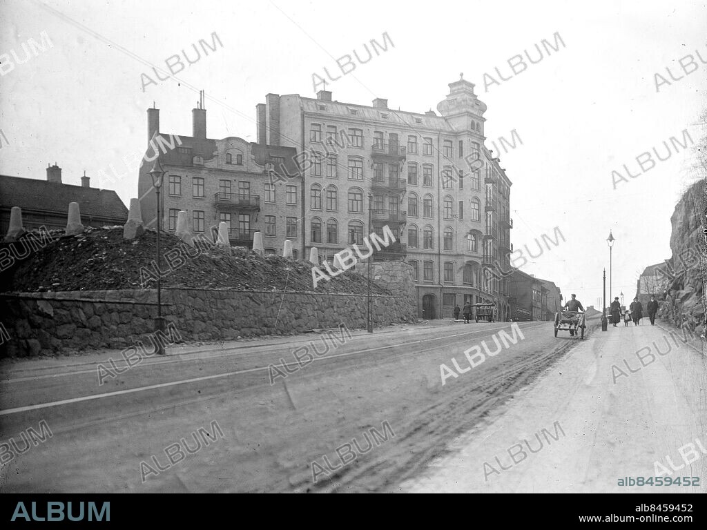 Göteborg - 1924-04-28 - Karl Johansgatan - Allmäna vägen vid Karl Johanskyrkan som finns till höger *** Local Caption *** Låda 1924-06 . KAMERAREPORTAGE.