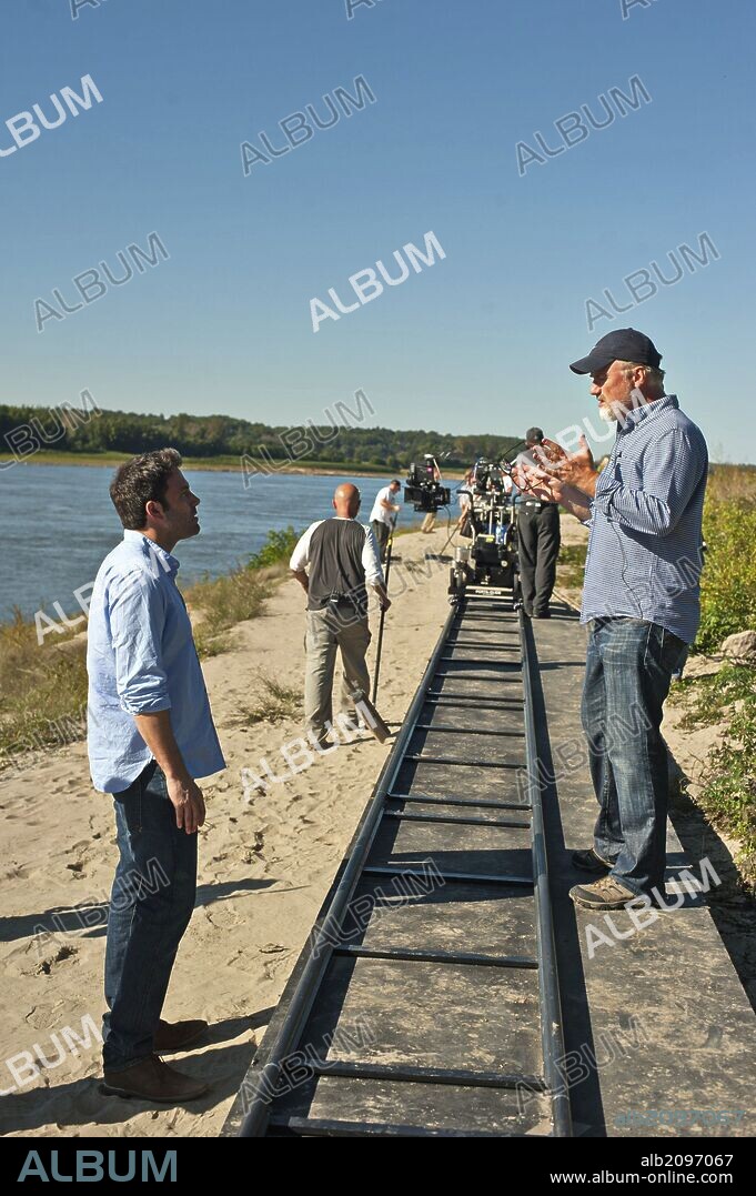 BEN AFFLECK y DAVID FINCHER en PERDIDA, 2014 (GONE GIRL), dirigida por DAVID FINCHER. Copyright NEW REGENCY PICTURES.