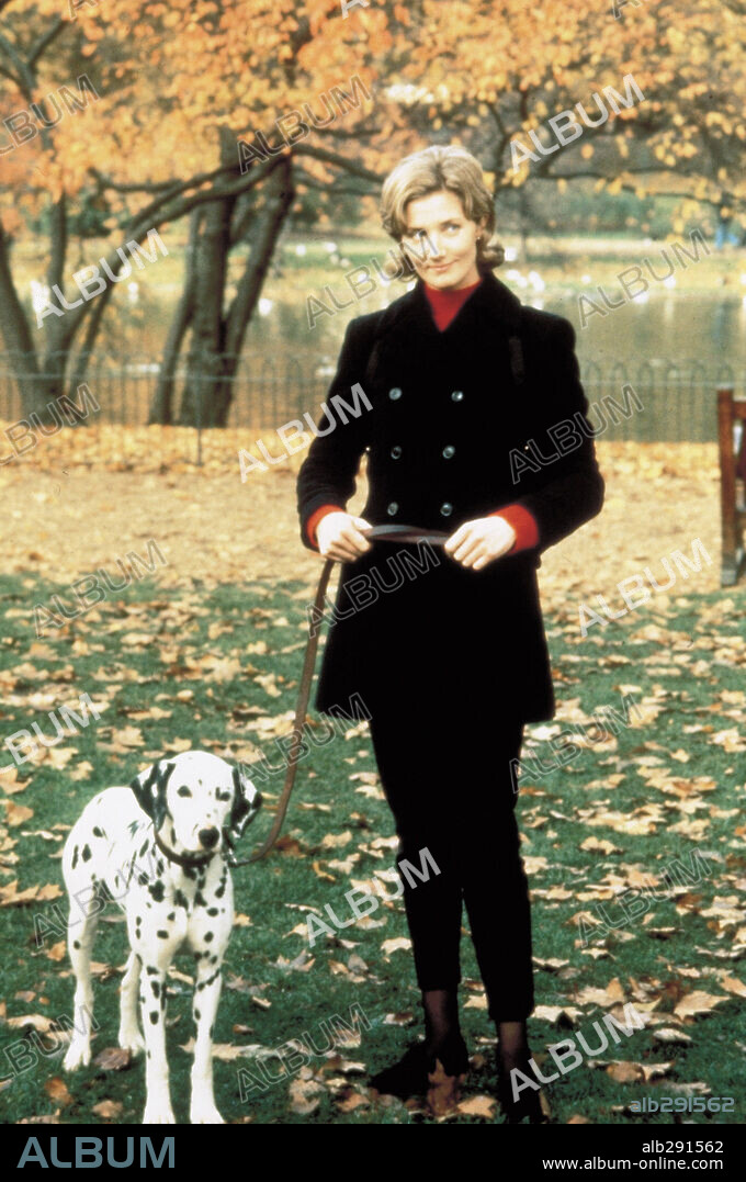 JOELY RICHARDSON in 101 DALMATIANS, 1996, directed by STEPHEN HEREK. Copyright WALT DISNEY PRODUCTIONS / COOTE, CLIVE.
