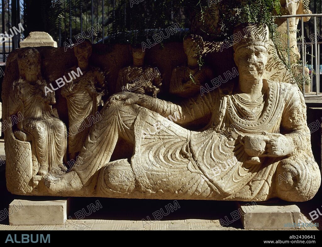 ARTE ROMANO. SIRIA. Escultura procedente del yacimiento arqueológico de la ciudad de Palmira. Jardín del Museo de Palmira en Tadmor.