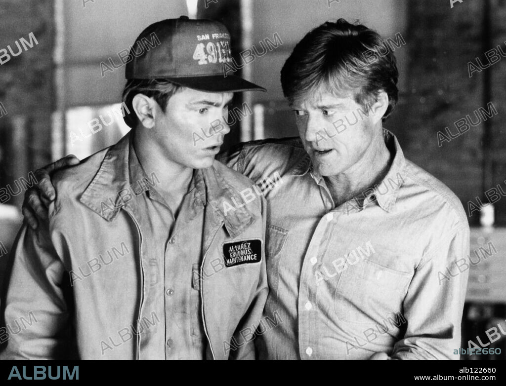 RIVER PHOENIX and ROBERT REDFORD in SNEAKERS, 1992, directed by PHIL ALDEN ROBINSON. Copyright UNIVERSAL PICTURES.
