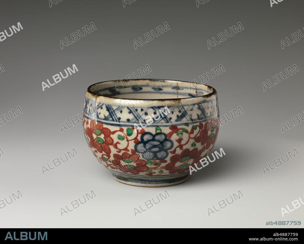 Ogata Kenzan, Cup, Japan, Edo period (16151868), Ogata Kenzan (Japanese, 16631743), 18th century, Japan, Porcelain decorated in blue under the glaze, polychrome enamels over the glaze (Kenzan ware), H. 2 1/4 in. (5.7 cm), Ceramics.