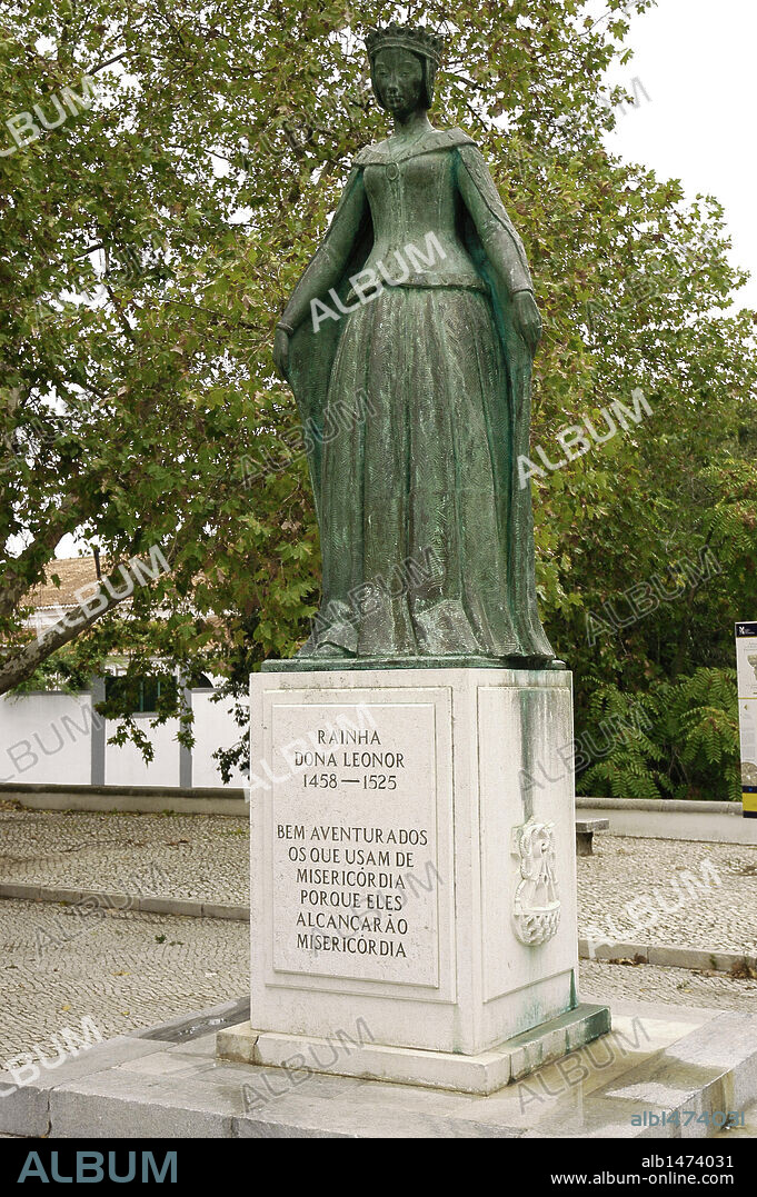 Leonor de Viseu (1458-1525). Princesa portuguesa de la casa de Avis y reina consorte de Portugal por su matrimonio con Juan II de Portugal. Monumento a Doña Leonor,1958, obra de Álvaro de Brée (1903-1962). Beja. El Alentejo. Portugal.