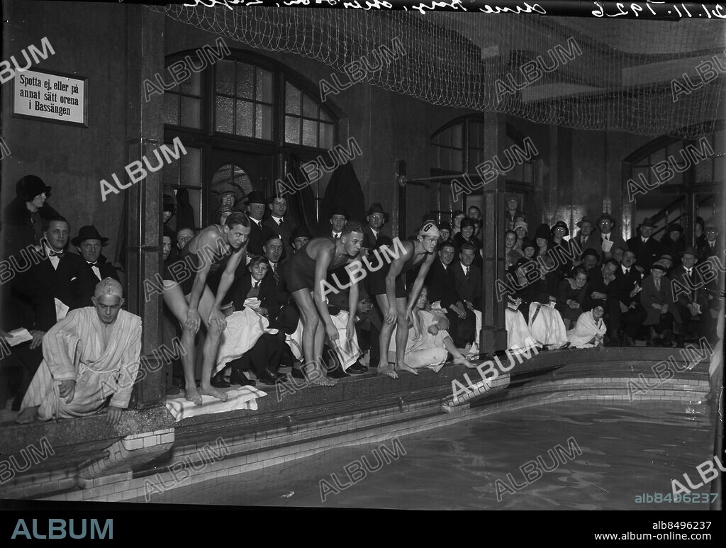 Göteborg 1926-11-21 - Simtävlingar i Renströmska badet - Hagabadet - Fr v Arne Borg , Arvidsson och Lager *** Local Caption *** Krep KT 03081030-029.jpg. KAMERAREPORTAGE.