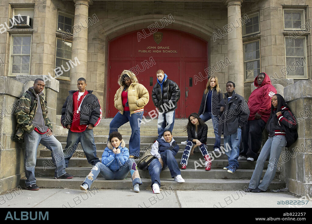 BRANDON ANDREWS, DANTE BASCO, ELIJA KELLEY, JASIKA NICOLE, JENNA DEWAN-TATUM, JONATHAN MALEN, LAUREN COLLINS, MARCUS T. PAULK, ROB BROWN, SHAWAND MCKENZIE and YAYA DACOSTA in TAKE THE LEAD, 2006, directed by LIZ FRIEDLANDER. Copyright NEW LINE CINEMA / HAYES, KERRY.