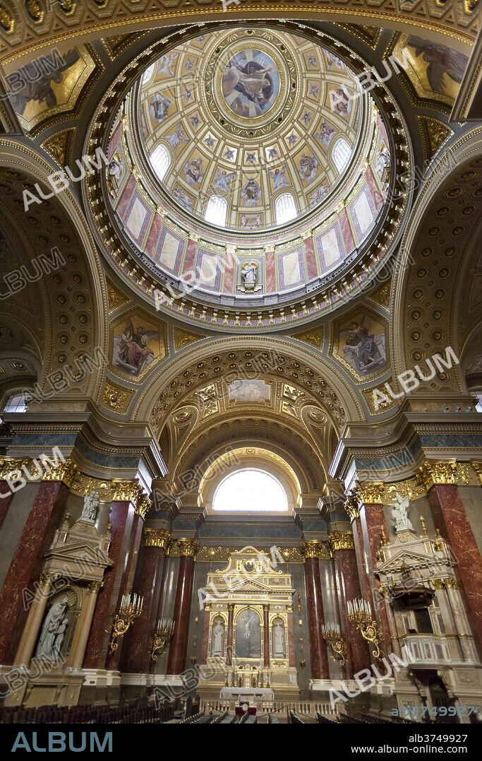 Interior and dome, St. Stephen's Basilica (Szent Istvan Bazilika), UNESCO World Heritage Site, Budapest, Hungary, Europe.