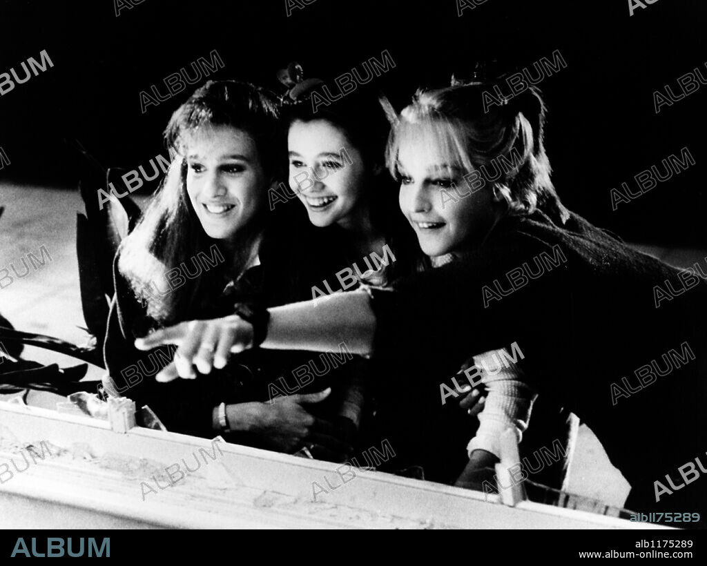 HELEN HUNT, SARAH JESSICA PARKER and SHANNEN DOHERTY in GIRLS JUST WANT TO HAVE FUN, 1985. Copyright NEW WORLD PICTURES.