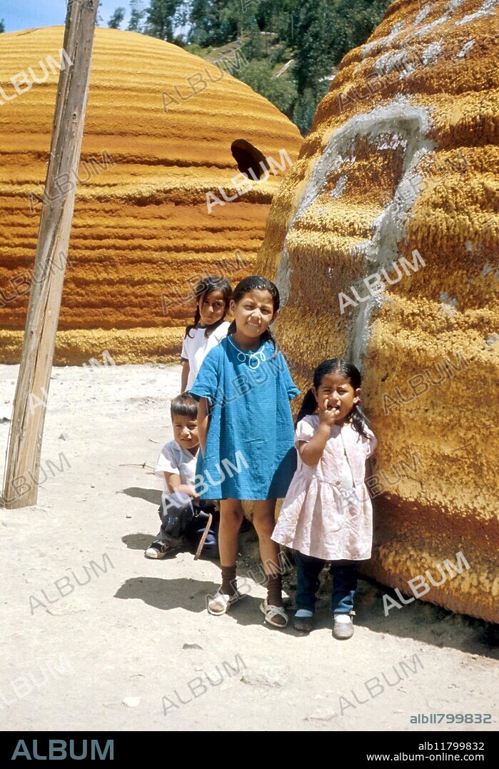 Peru: Caraz, Igloo dwellers.