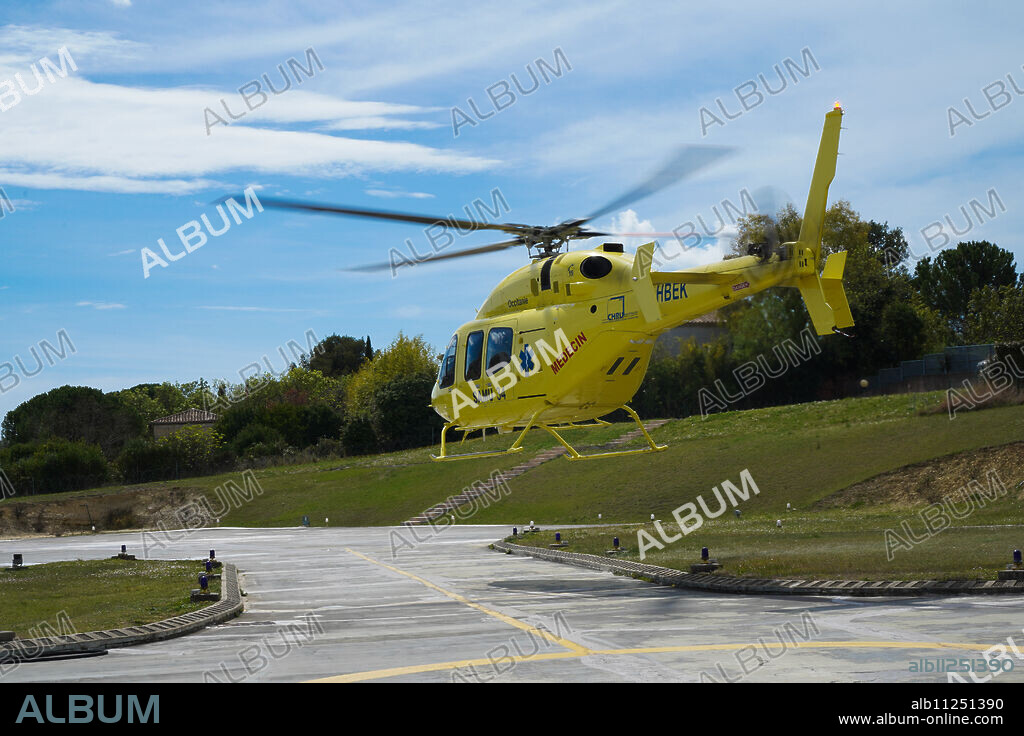 A hospital-based emergency service operates 24 hours a day, 7 days a week and covers an entire region. Departure of the SMUR helicopter for an intervention.