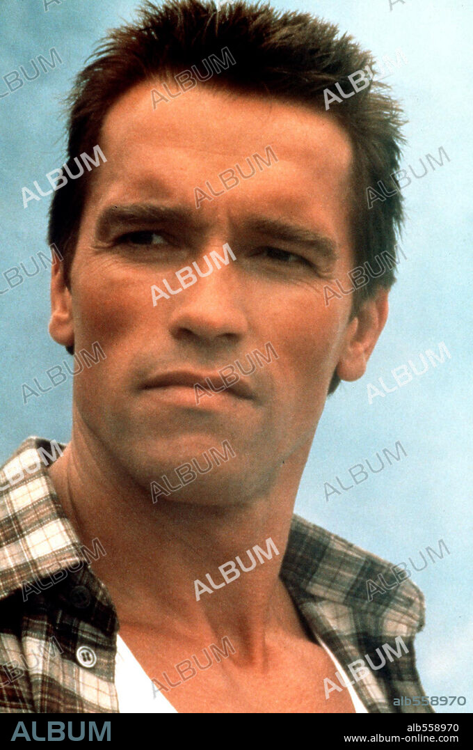 ARNOLD SCHWARZENEGGER in COMMANDO, 1985, unter der Regie von MARK L. LESTER. Copyright 20TH CENTURY FOX.