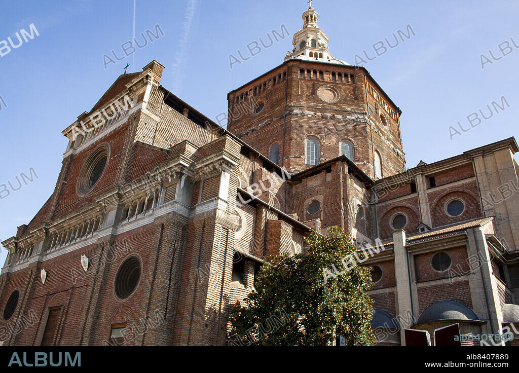 Pavia, Lombardy, Italy, Europe. The Duomo di Pavia - Cathedral of Santo Stefano and Santa Maria Assunta, construction started in 1488, consecrated in 1615. Architects Giovanni Antonio Amedeo and Bramante.