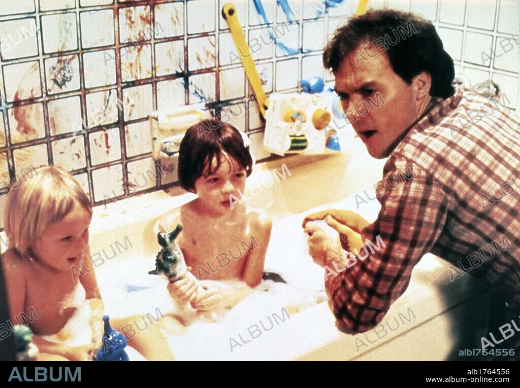 LAS LOCAS PERIPECIAS DE UN SEÑOR MAMA, 1983 (MR. MOM), dirigida por STAN DRAGOTI. Copyright SHERWOOD PRODUCTIONS/AARON SPELLING PRODUCTION.