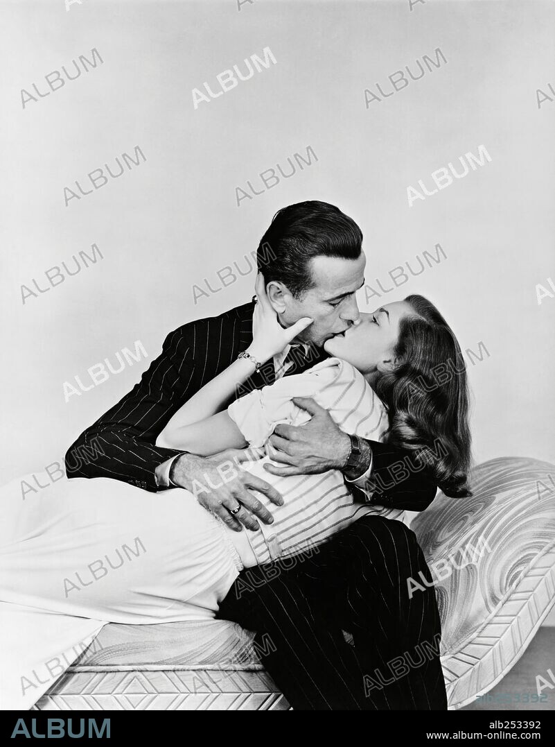 HUMPHREY BOGART and LAUREN BACALL in THE BIG SLEEP, 1946, directed by HOWARD HAWKS. Copyright WARNER BROTHERS.