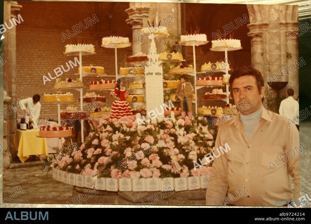 29 abril 1983. Tarta de la boda de Isabel Pantoja y Paquirri.