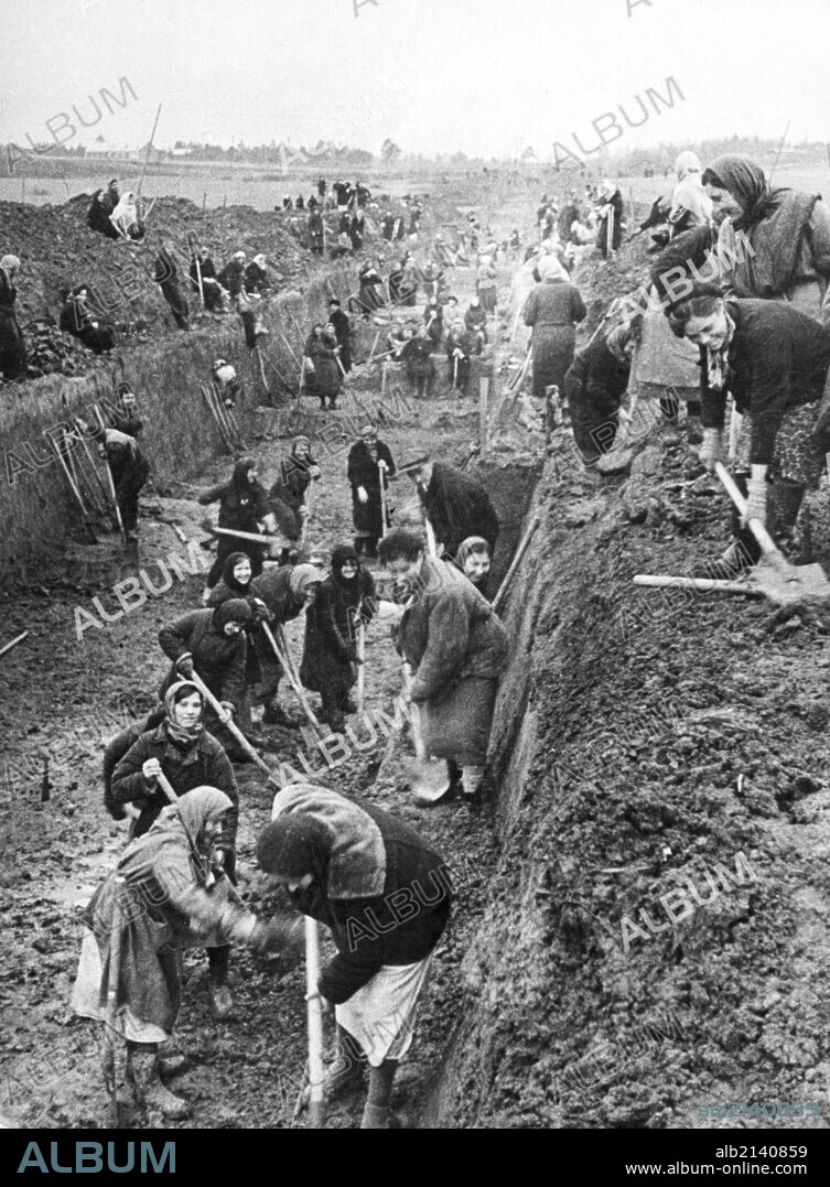 world war ll: moscovites and inhabitants of moscow suburban villages digging an anti-tank ditch. 01/02/2013