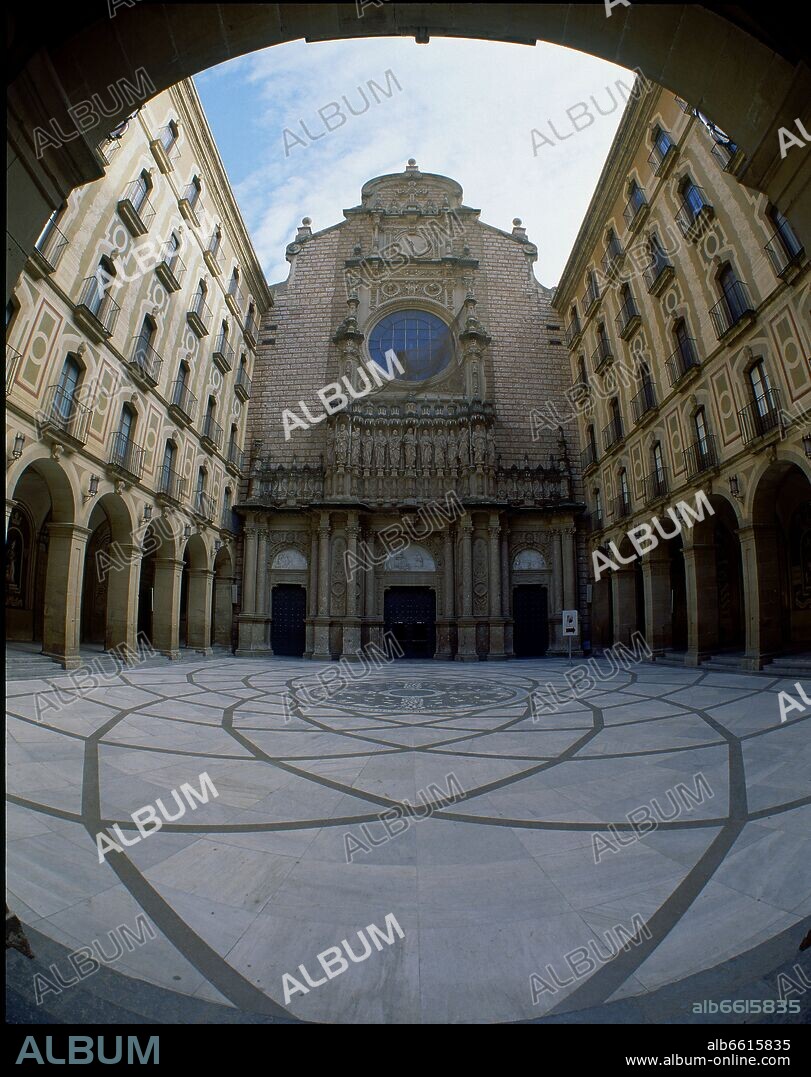 FRANCISCO DE PAULA DEL VILLAR Y CARMONA. FACHADA PRINCIPAL DE LA BASILICA DE MONTSERRAT QUE SUSTITUYO A OTRA ANTIGUA PLATERESCA - 1901 - ESCULTURAS REALIZADAS POR LOS VALLMITJA.