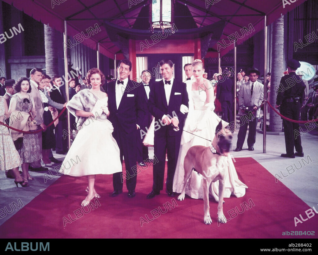 ANITA EKBERG, DEAN MARTIN, JERRY LEWIS y PAT CROWLEY en LOCO POR ANITA, 1956 (HOLLYWOOD OR BUST), dirigida por FRANK TASHLIN. Copyright PARAMOUNT PICTURES.