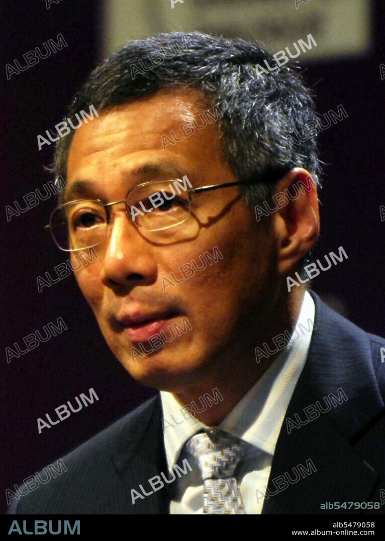 Lee Hsien Loong (simplified Chinese: ???; traditional Chinese: ???; pinyin: Li Xianlóng; Pe?h-oe-ji: Lí Hián-liông; born 10 February 1952) is the third and current Prime Minister of Singapore, and the eldest son of Singapore's first Prime Minister, Lee Kuan Yew.