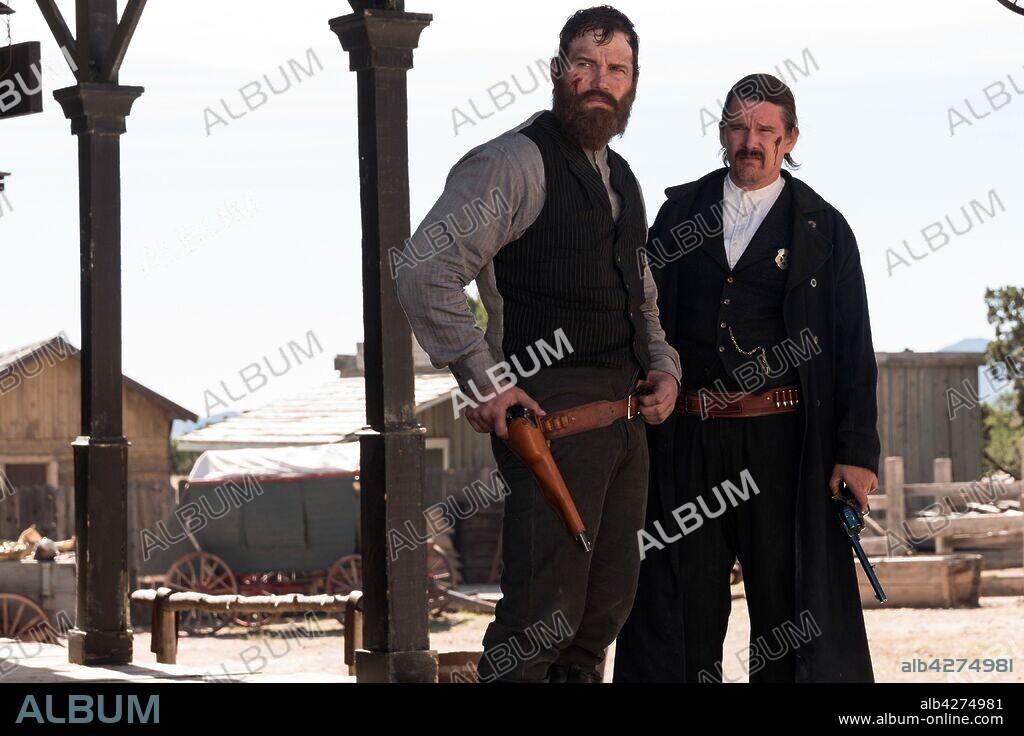 CHRIS PRATT and ETHAN HAWKE in THE KID, 2019, directed by VINCENT D'ONOFRIO. Copyright Mimran Schur Pictures / Suretone Pictures.