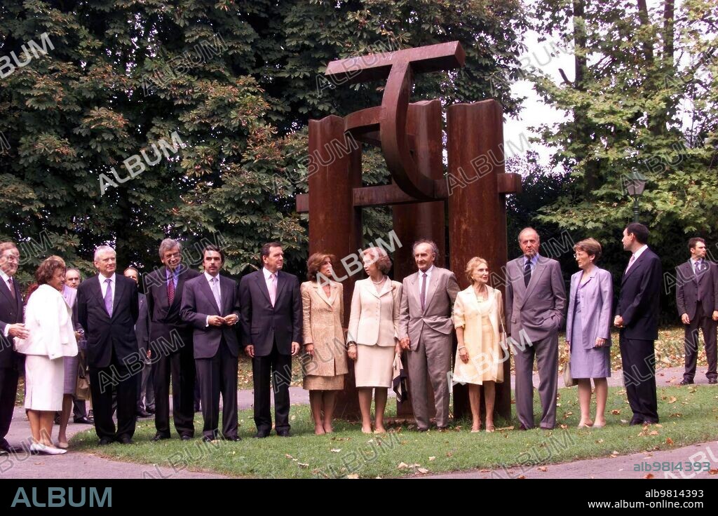 EDUARDO CHILLIDA. Hernani 09-16-2000 Chillida Museum inauguration photo José García -Jaime García.