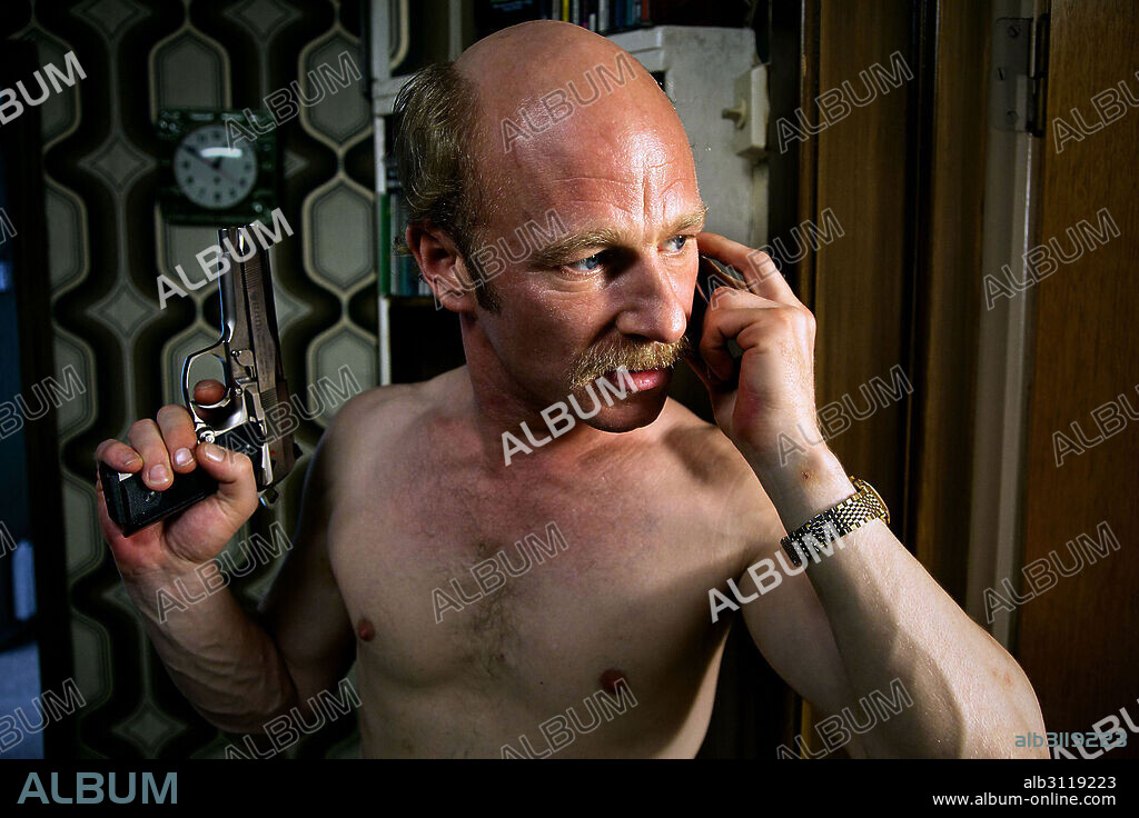 ELVIND SANDER in HEADHUNTERS, 2011 (HODEJEGERNE), directed by MORTEN TYLDUM. Copyright ARD DEGETO FILM.