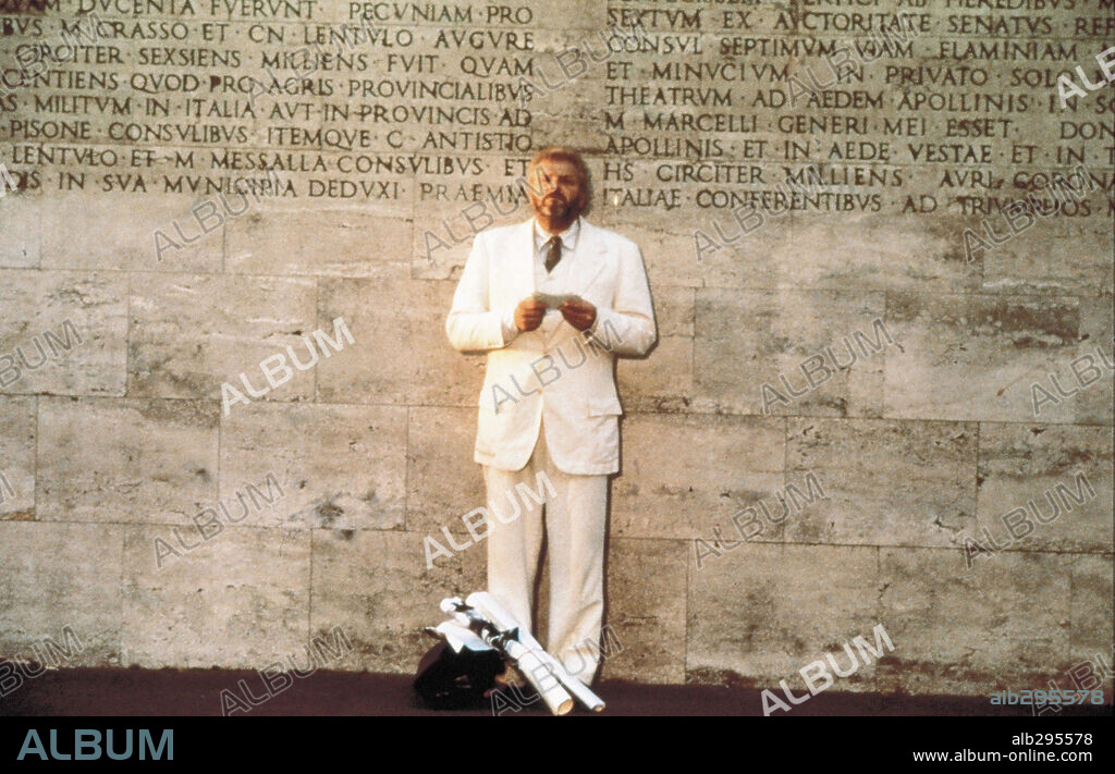 BRIAN DENNEHY en EL VIENTRE DE UN ARQUITECTO, 1987 (THE BELLY OF AN ARCHITECT), dirigida por PETER GREENAWAY. Copyright MONDIAL/TANGRAM.