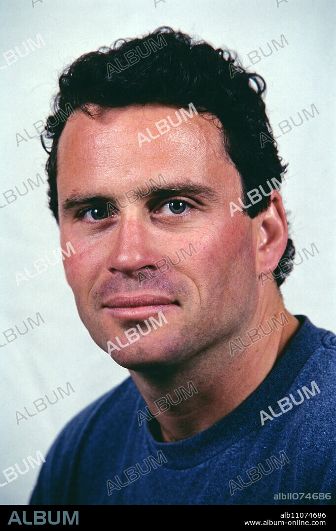 Ethan Wayne, American actor, son of the famous Hollywood actor and western hero John Wayne, here at a photo shoot for the SAT 1 three-part series: Thorns of Love, also Mission of Love, Germany, 1994.