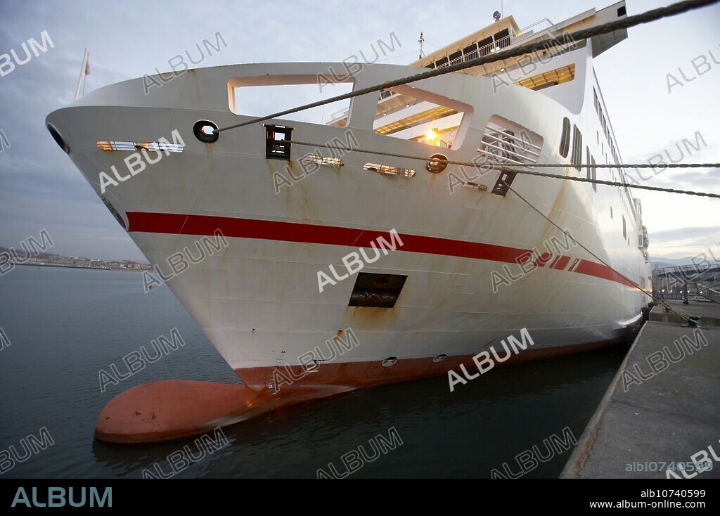 Ship, Port of Bilbao, Santurce, Bizkaia, Basque Country, Spain.