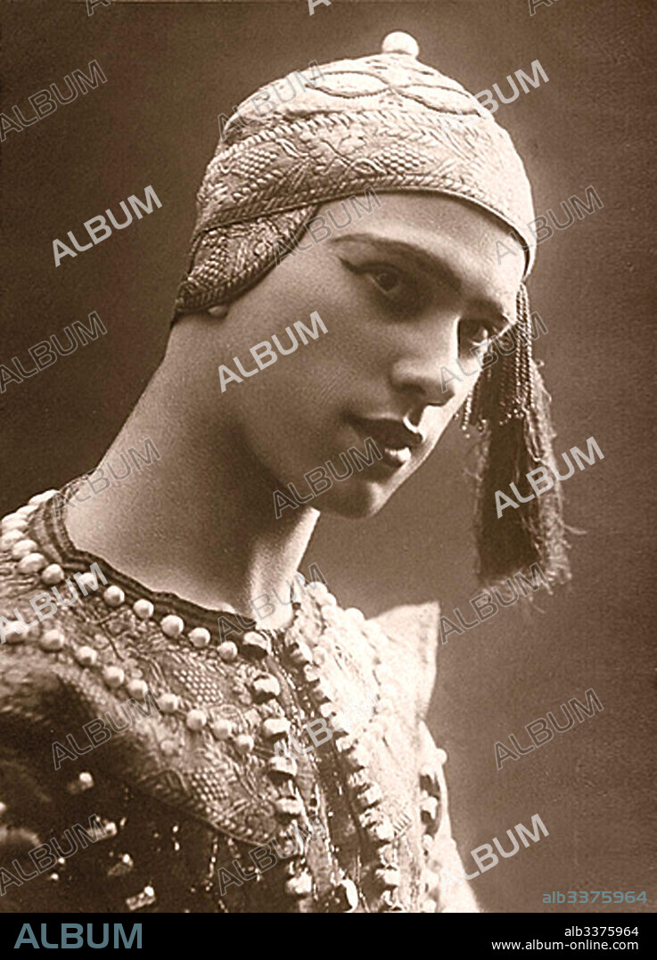 ANÓNIMO. Vaslav Nijinsky in the Ballet Scheherazade by N. Rimsky-Korsakov.