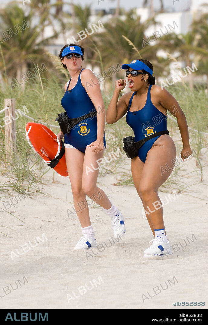 KERRI KENNEY and NIECY NASH in RENO 911!: MIAMI, 2007, directed by BEN GARANT. Copyright 20TH CENTURY FOX / WATSON, GLEN.