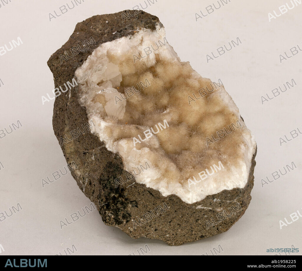 ZEOLITA o CEOLITA. Mineral.