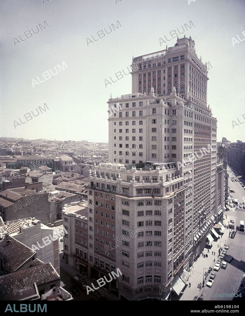JOAQUIN OTAMENDI MACHINBARRENA. EDIFICIO ESPAÑA AÑOS 60 CONSTRUCCIÓN DE ENTRE 1947 Y 1953 SITUADO EN LA PLAZA DE ESPAÑA NUMERO 19.