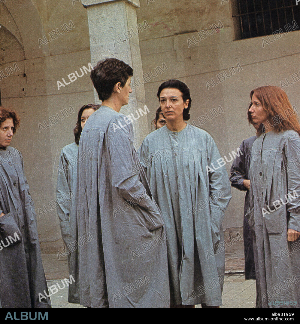 ESPERANZA ROY en CARNE APALEADA, 1978, dirigida por JAVIER AGUIRRE.