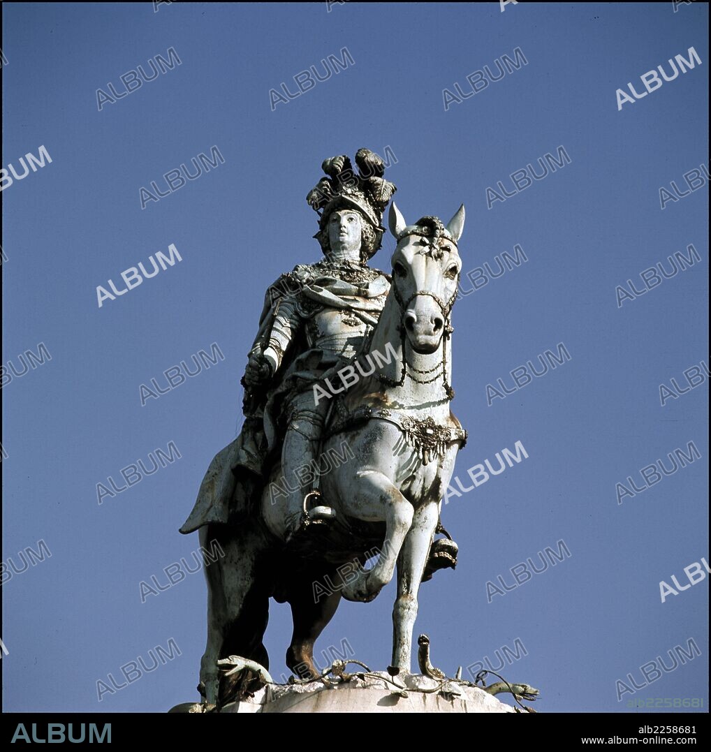 JOSE I EL REFORMADOR. REY DE PORTUGAL. 1714-1777. ESTATUA ECUESTRE EN LA PLAZA DEL COMERCIO DE LISBOA. OBRA DE MACHADO DE CASTRO AÑO 1775.